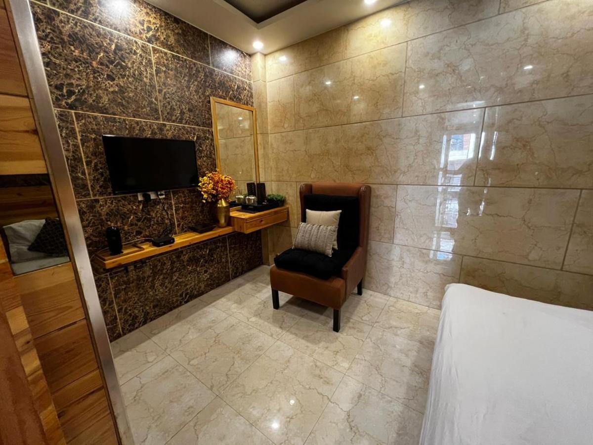 Divine Studios Rajouri Garden Nowe Delhi Zewnętrze zdjęcie
