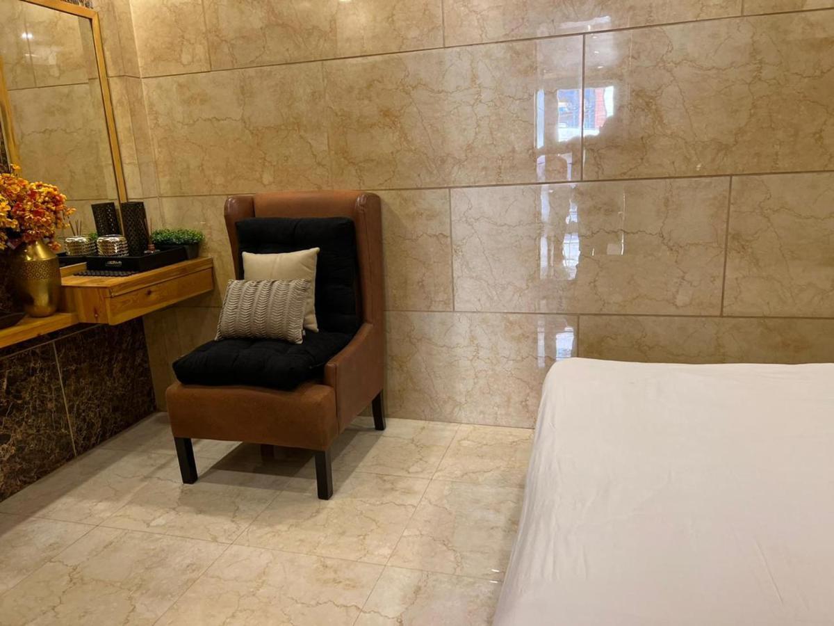 Divine Studios Rajouri Garden Nowe Delhi Zewnętrze zdjęcie