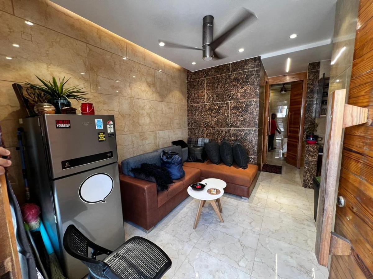 Divine Studios Rajouri Garden Nowe Delhi Zewnętrze zdjęcie