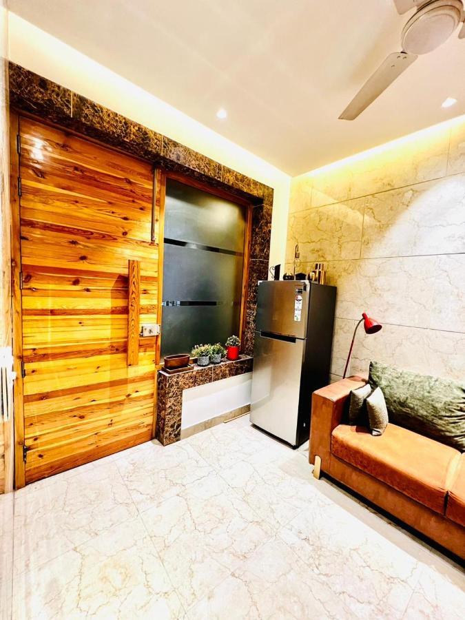 Divine Studios Rajouri Garden Nowe Delhi Zewnętrze zdjęcie