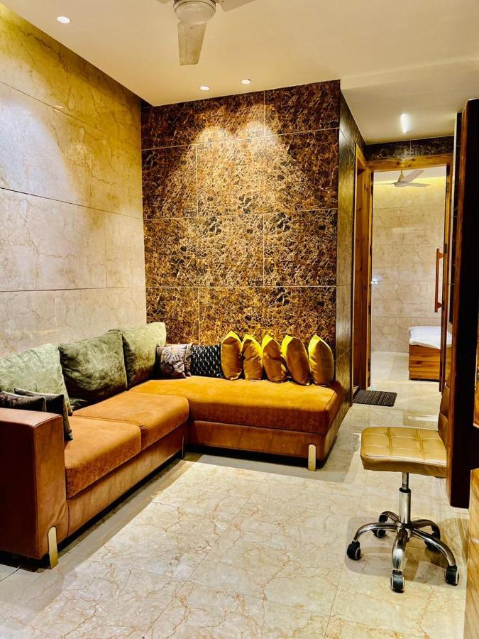 Divine Studios Rajouri Garden Nowe Delhi Zewnętrze zdjęcie